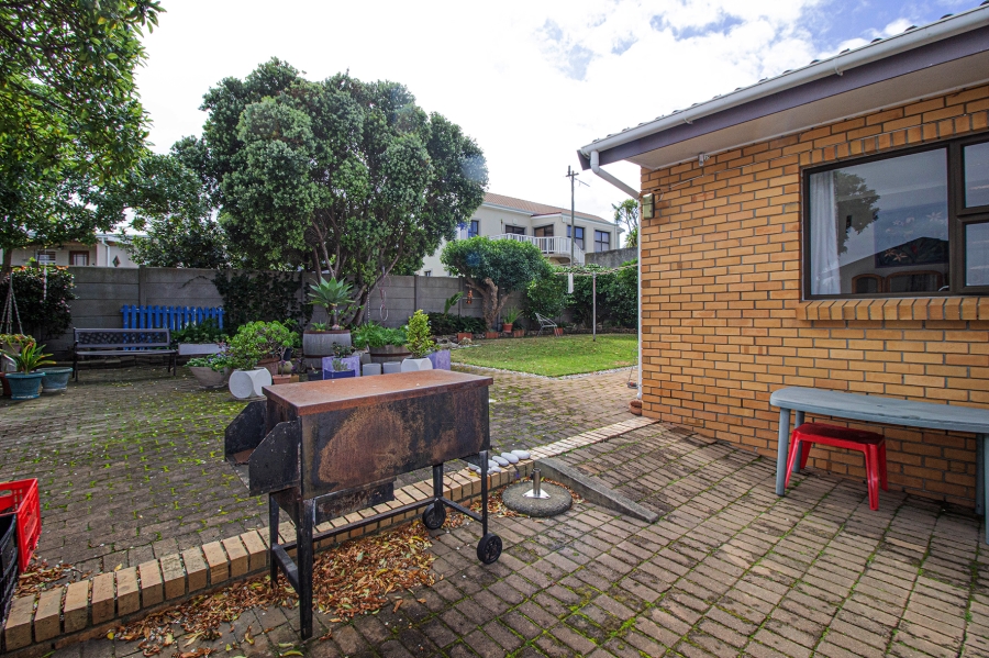 4 Bedroom Property for Sale in Franskraal Western Cape